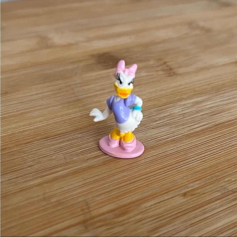 ❄️5/$20 Disney Park Series 1 Mini Figure - Daisy Duck